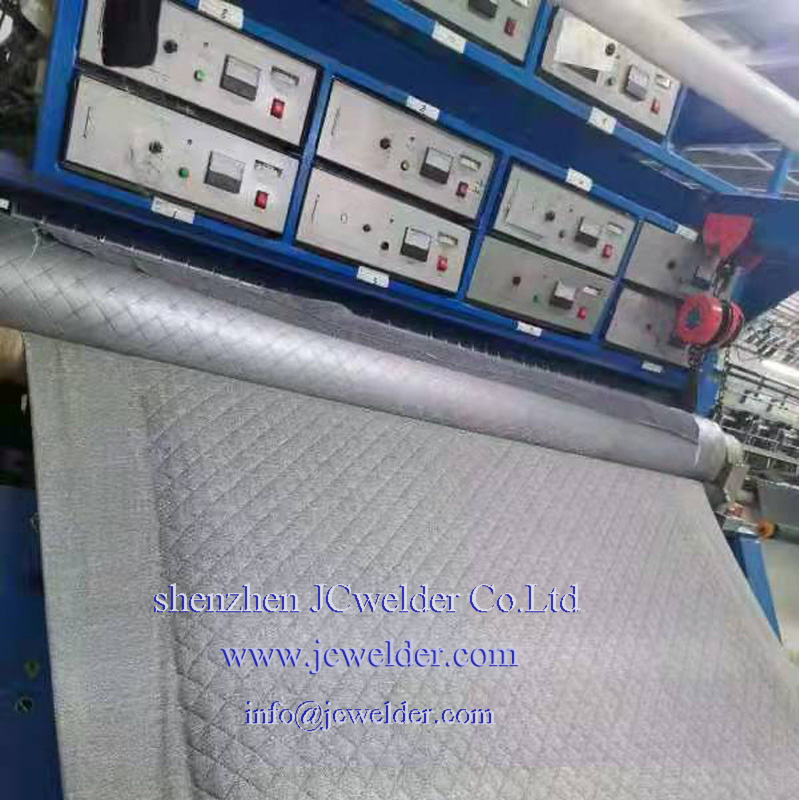 Ultrasonic Embossing Machine For Quits Sanitary Napkin Production